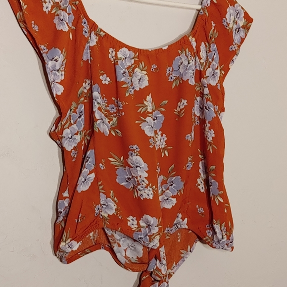 American Eagle Ladies tie front blouse - Picture 4 of 8